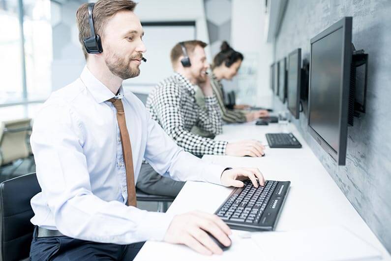 handsome-customer-support-operator-2021-09-24-03-49-07-utc handsome-customer-support-operator-2021-09-24-03-49-07-utc